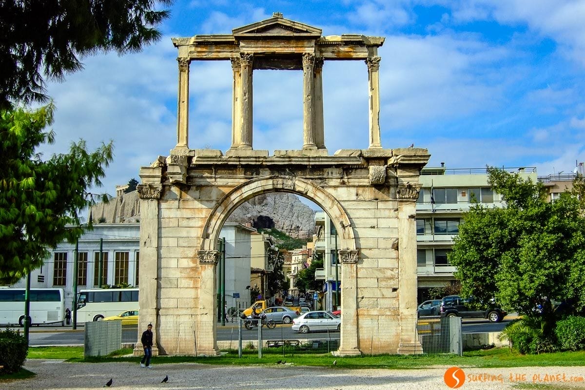 Puerta de Adriano, Atenas, Grecia | Qué ver y hacer en Atenas en 3 días Puerta de Adriano, Atenas, Grecia | Qué ver y hacer en Atenas en 3 días
