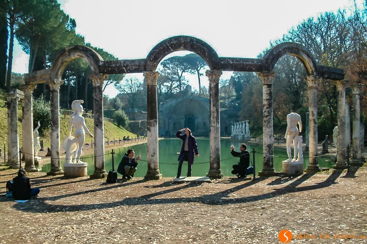Columnas, Villa Adriana cerca de Roma, Italia | Las 10 mejores excursiones desde Roma Columnas, Villa Adriana cerca de Roma, Italia | Las 10 mejores excursiones desde Roma