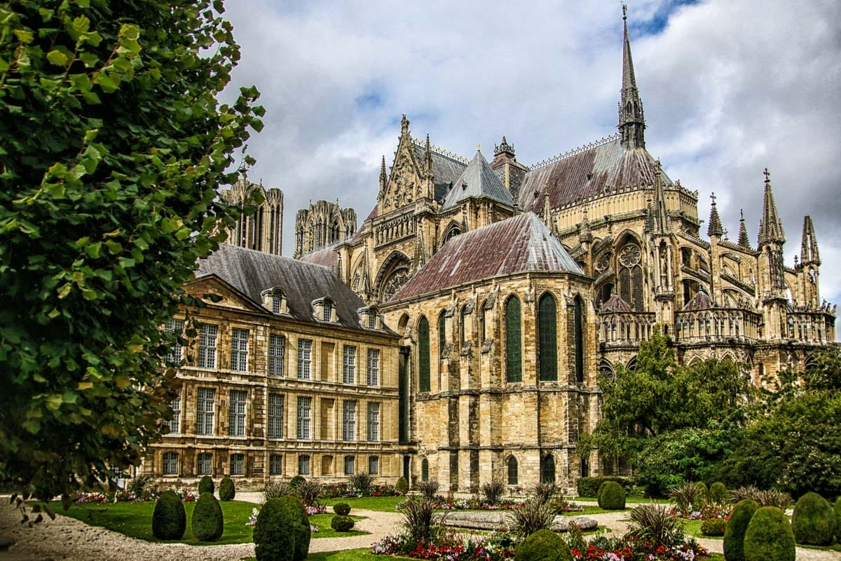 Catedral de Reims, La Champagne, Francia | Las mejores visitas guiadas y excursiones en París Catedral de Reims, La Champagne, Francia | Las mejores visitas guiadas y excursiones en París