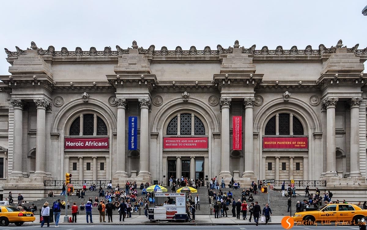 Entrada del Museo Metropolitano, Nueva York, Estados Unidos Entrada del Museo Metropolitano, Nueva York, Estados Unidos