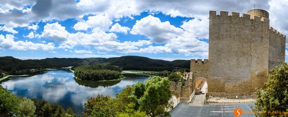 Vistas del Pantano de Foix desde el Castillo de Castellet, El Penedès, Cataluña, España | Ruta por el Penedès Vistas del Pantano de Foix desde el Castillo de Castellet, El Penedès, Cataluña, España | Ruta por el Penedès