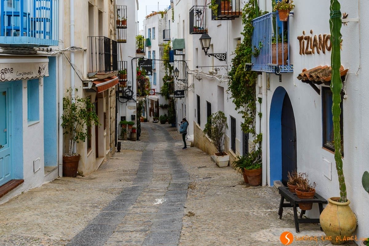Calle pintoresca, Peñíscola, Provincia de Castellón, Comunidad Valenciana | Pueblos bonitos de Castellón Calle pintoresca, Peñíscola, Provincia de Castellón, Comunidad Valenciana | Pueblos bonitos de Castellón