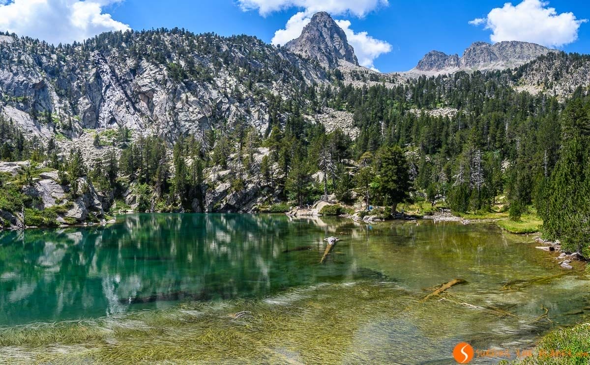 Ibón Escarpinosa, Parque Natural de Posets-Maladeta, Huesca, Aragón Ibón Escarpinosa, Parque Natural de Posets-Maladeta, Huesca, Aragón