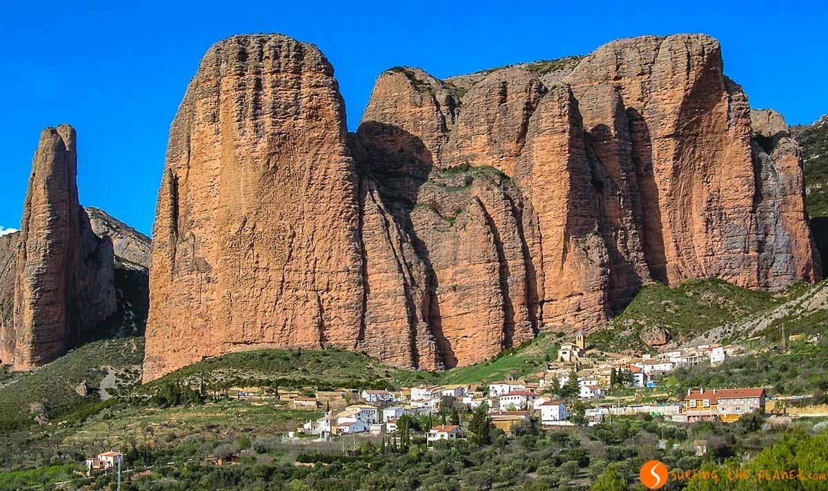 Mallos de Riglos, Huesca, Aragón | Qué ver en un viaje por Aragón Mallos de Riglos, Huesca, Aragón | Qué ver en un viaje por Aragón