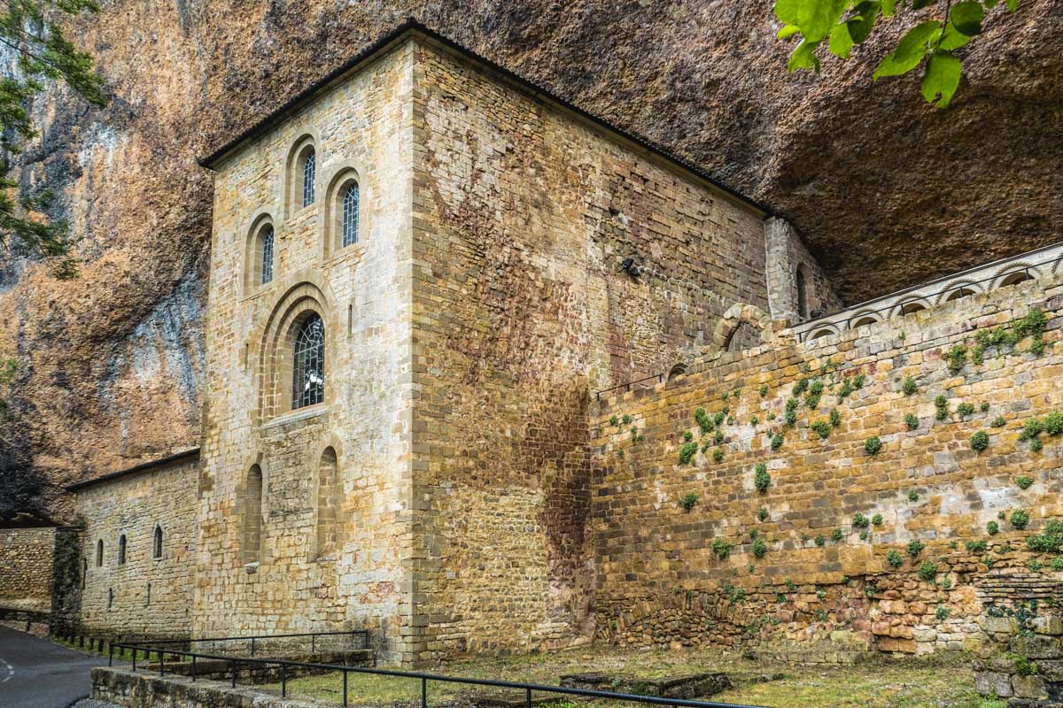 Monasterio San Juan de la Peña, Huesca, Aragón | Qué visitar en Aragón Monasterio San Juan de la Peña, Huesca, Aragón | Qué visitar en Aragón