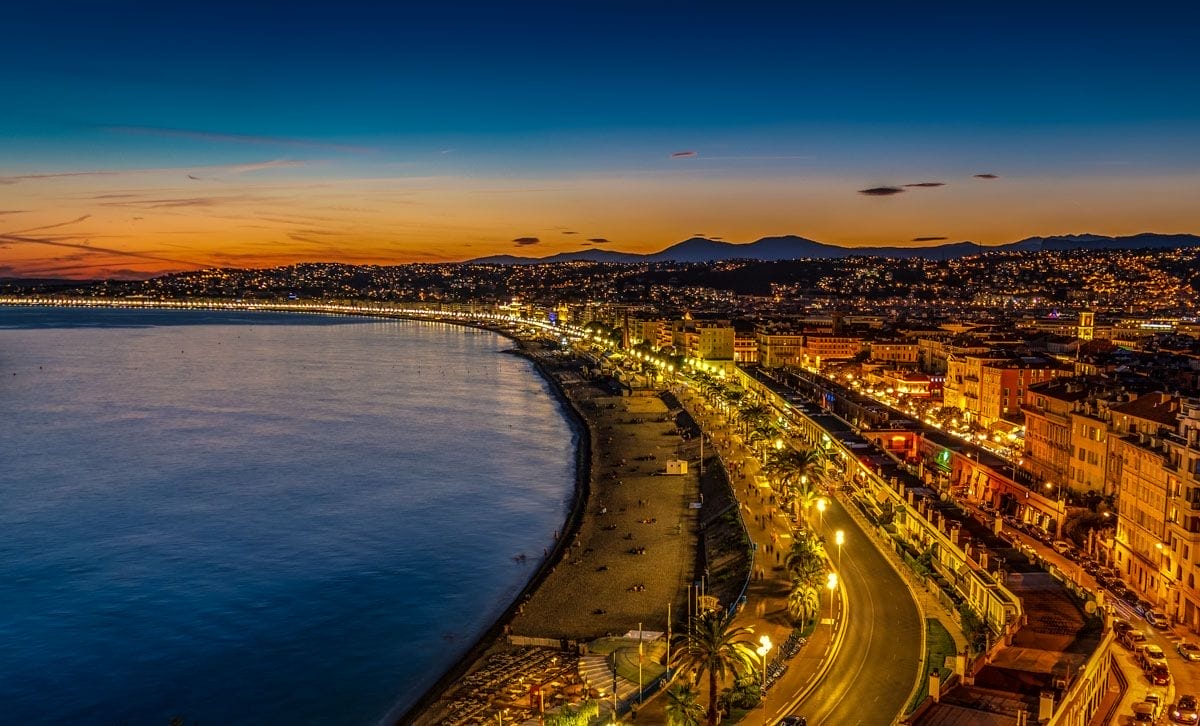 Vista nocturna, Niza, La Provenza, Francia Vista notturna, Nizza, Provenza, Francia