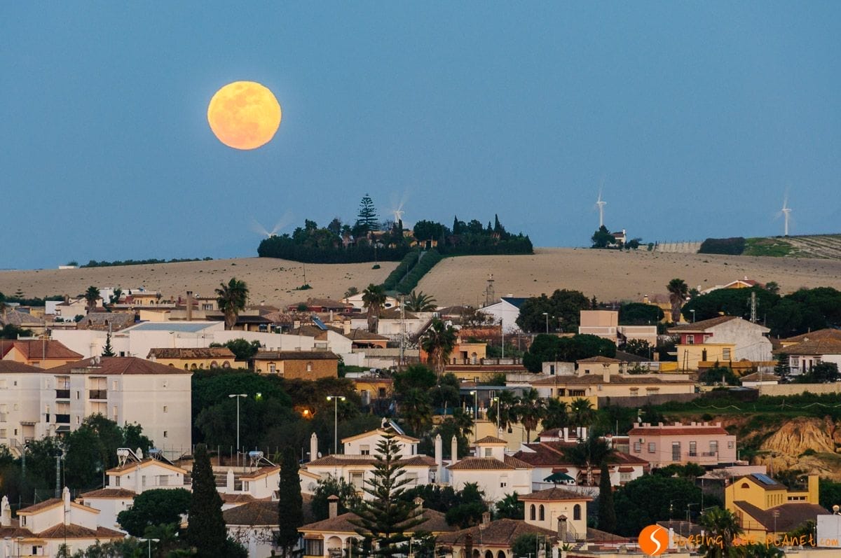 Luna llena, Sanlúcar de Barrameda, Provincia de Cádiz, Andalucía | Qué visitar en la Provincia de Cádiz Luna llena, Sanlúcar de Barrameda, Provincia de Cádiz, Andalucía | Qué visitar en la Provincia de Cádiz