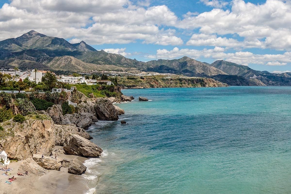 Acantilados de Maro, Nerja, Málaga, Andalucía | 100 cosas que hacer en Andalucía Acantilados de Maro, Nerja, Málaga, Andalucía | 100 cosas que hacer en Andalucía