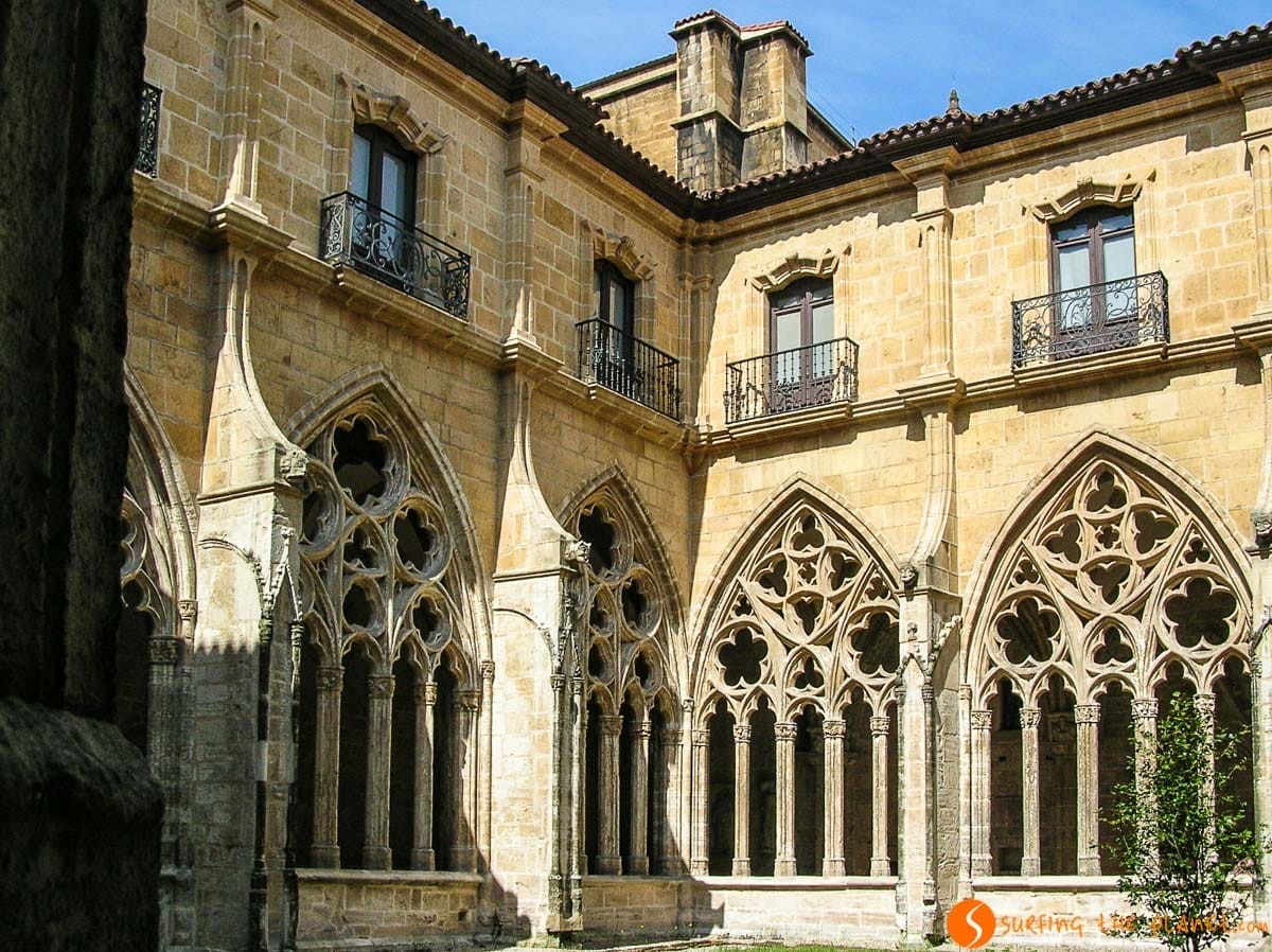 Claustro, Catedral de Oviedo, Asturias | Que ver en Asturias Claustro, Catedral de Oviedo, Asturias | Que ver en Asturias