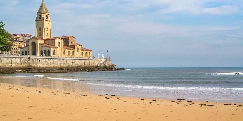 Que ver en Gijón | Iglesia de San Pedro, Gijón, Asturias