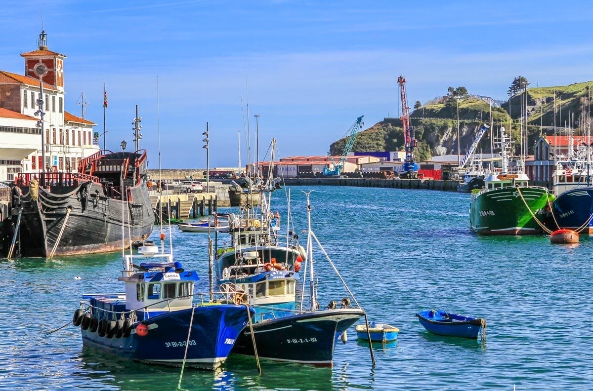 Barcos en el Puerto de Bermeo, Vizcaya, País Vasco | Qué ver en Bizkaia Barcos en el Puerto de Bermeo, Vizcaya, País Vasco | Qué ver en Bizkaia