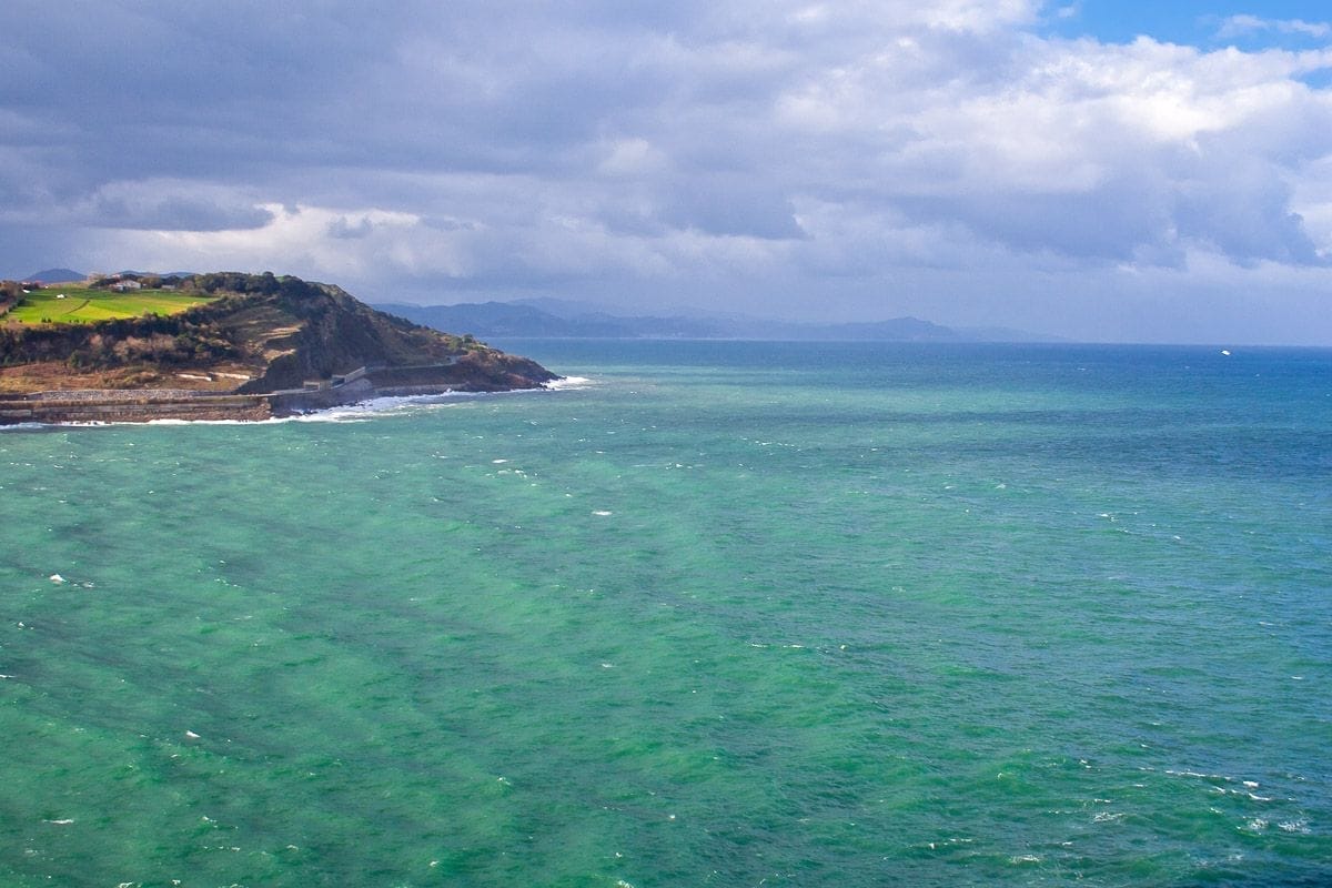 Costa cerca de Getaria, Guipúzcoa, País Vasco | Qué ver y hacer en Gipuzkoa Costa cerca de Getaria, Guipúzcoa, País Vasco | Qué ver y hacer en Gipuzkoa
