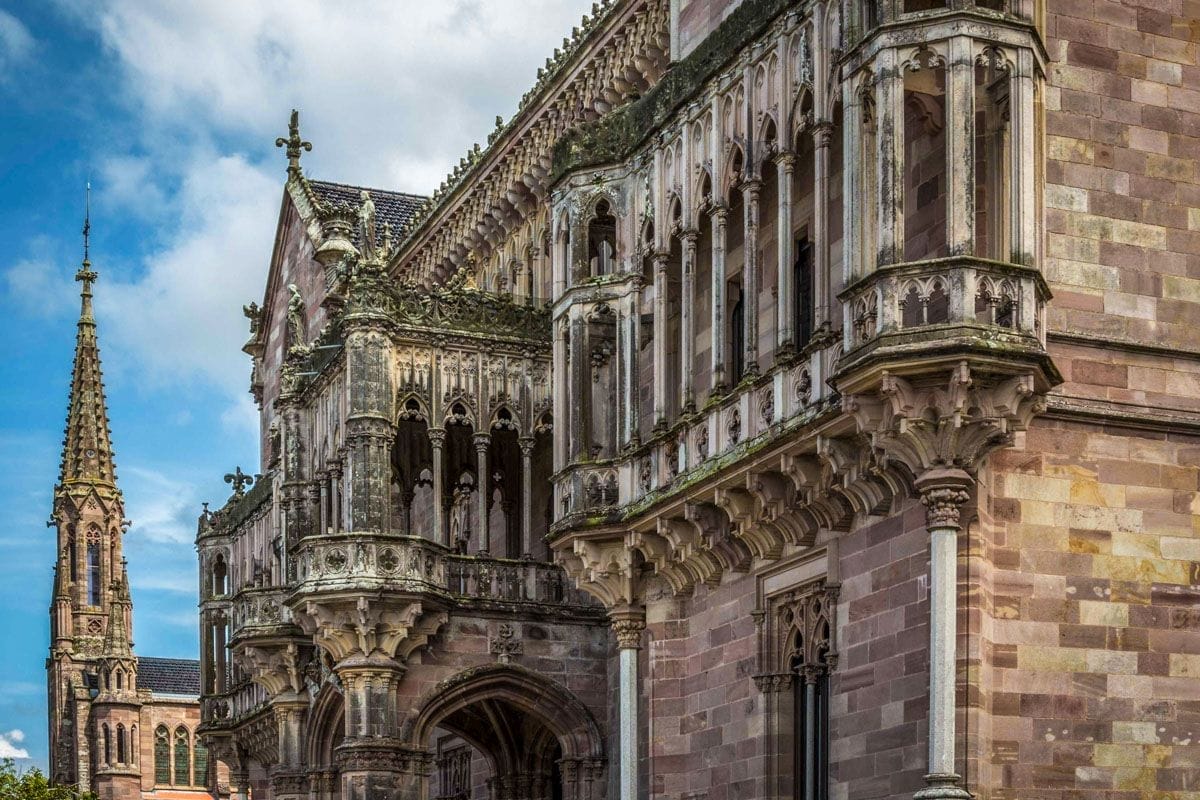 Palacio modernista, Comillas, Cantabria | Pueblos de Cantabria con encanto Palacio modernista, Comillas, Cantabria | Pueblos de Cantabria con encanto