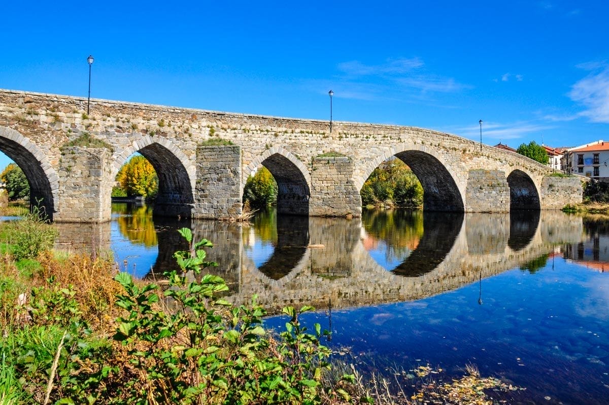 Puente medieval, El Barco de Ávila, Castilla y León | Los pueblos más bonitos de Castilla y León