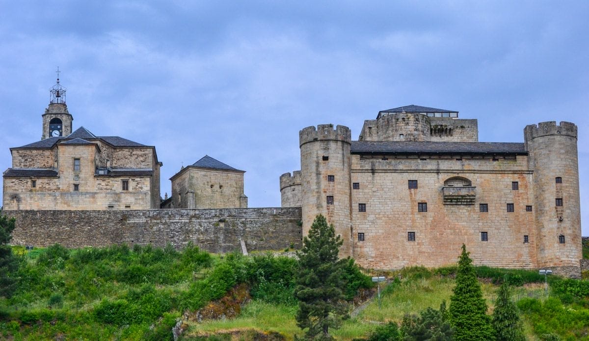 Castillo de la Mota, Benavente, Zamora, Castilla y León Castillo de la Mota, Benavente, Zamora, Castilla y León