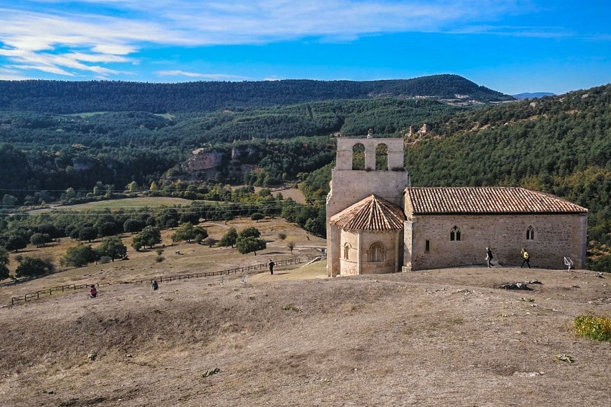 Ermita de San Pantaleón de Losa, Burgos, Castilla y León | 40 imprescindibles que hacer en Burgos Ermita de San Pantaleón de Losa, Burgos, Castilla y León | 40 imprescindibles que hacer en Burgos