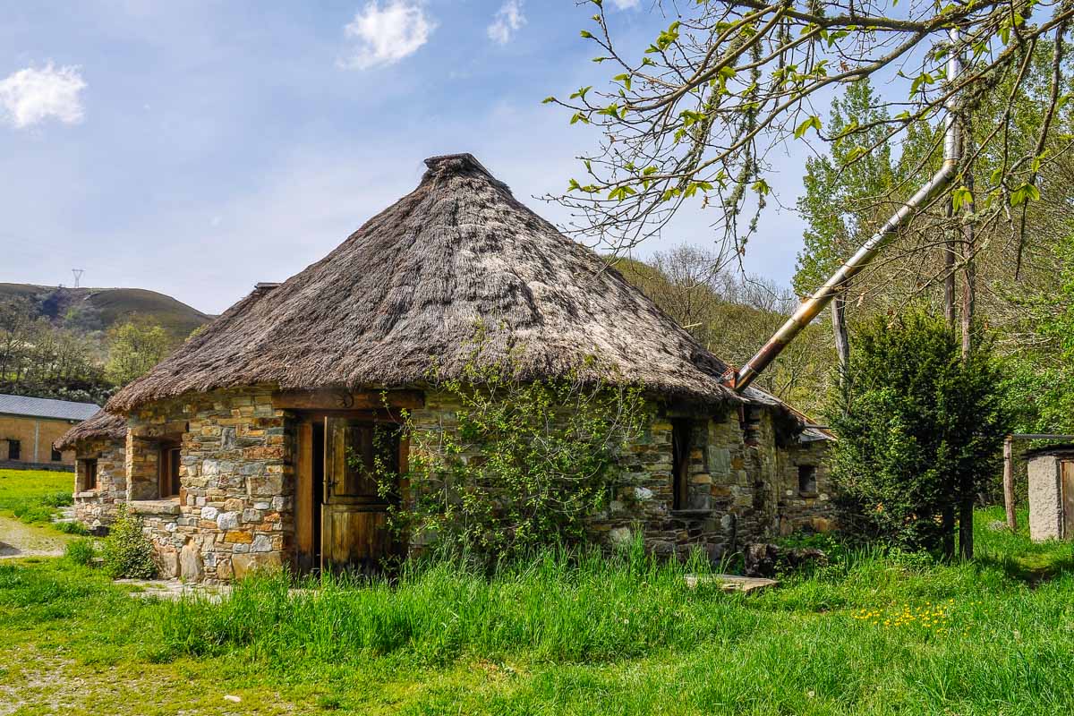 Casas palloza, Balboa, Castilla y León | Que visitar en Leon Provincia Casas palloza, Balboa, Castilla y León | Que visitar en Leon Provincia