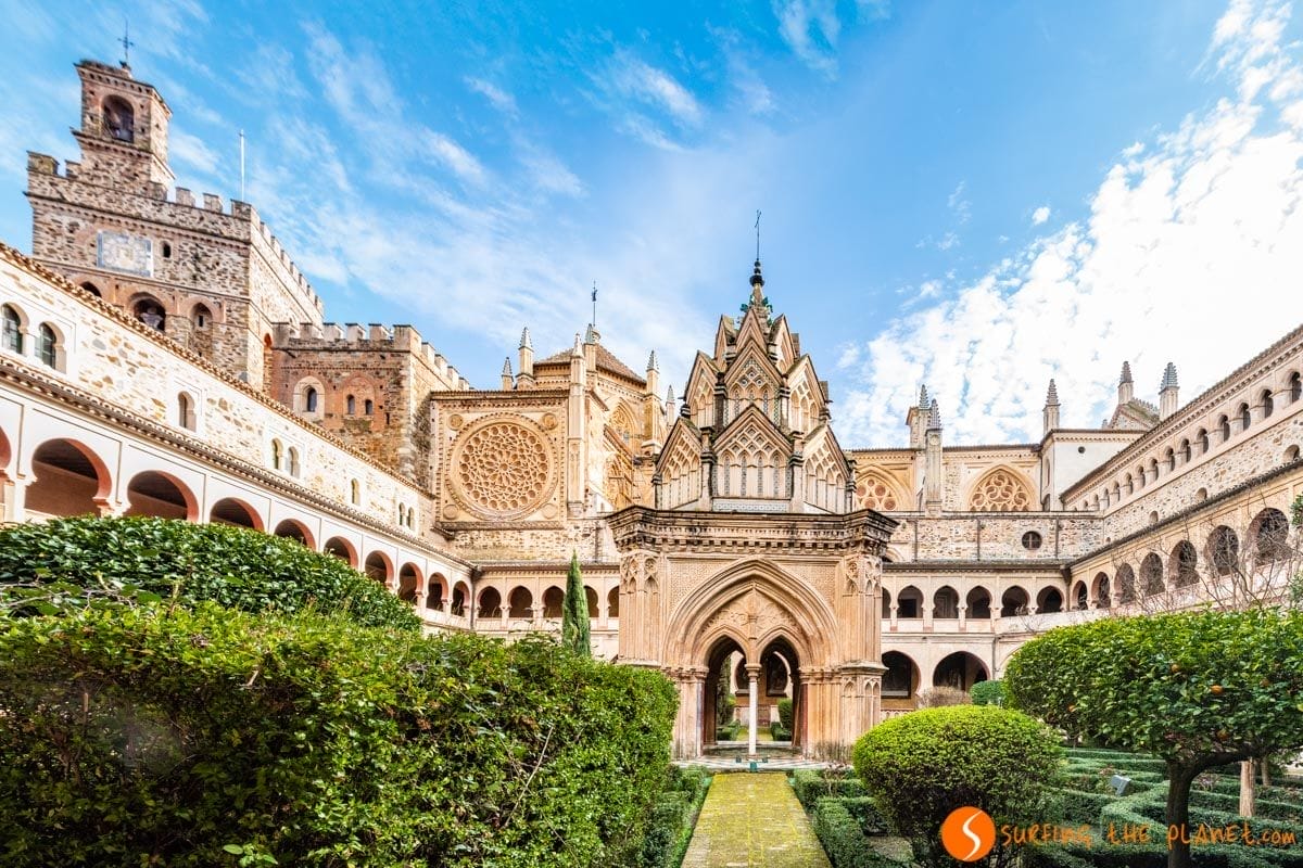 Claustro, Real Monasterio de Nuestra Señora de Guadalupe, Cáceres, Extremadura