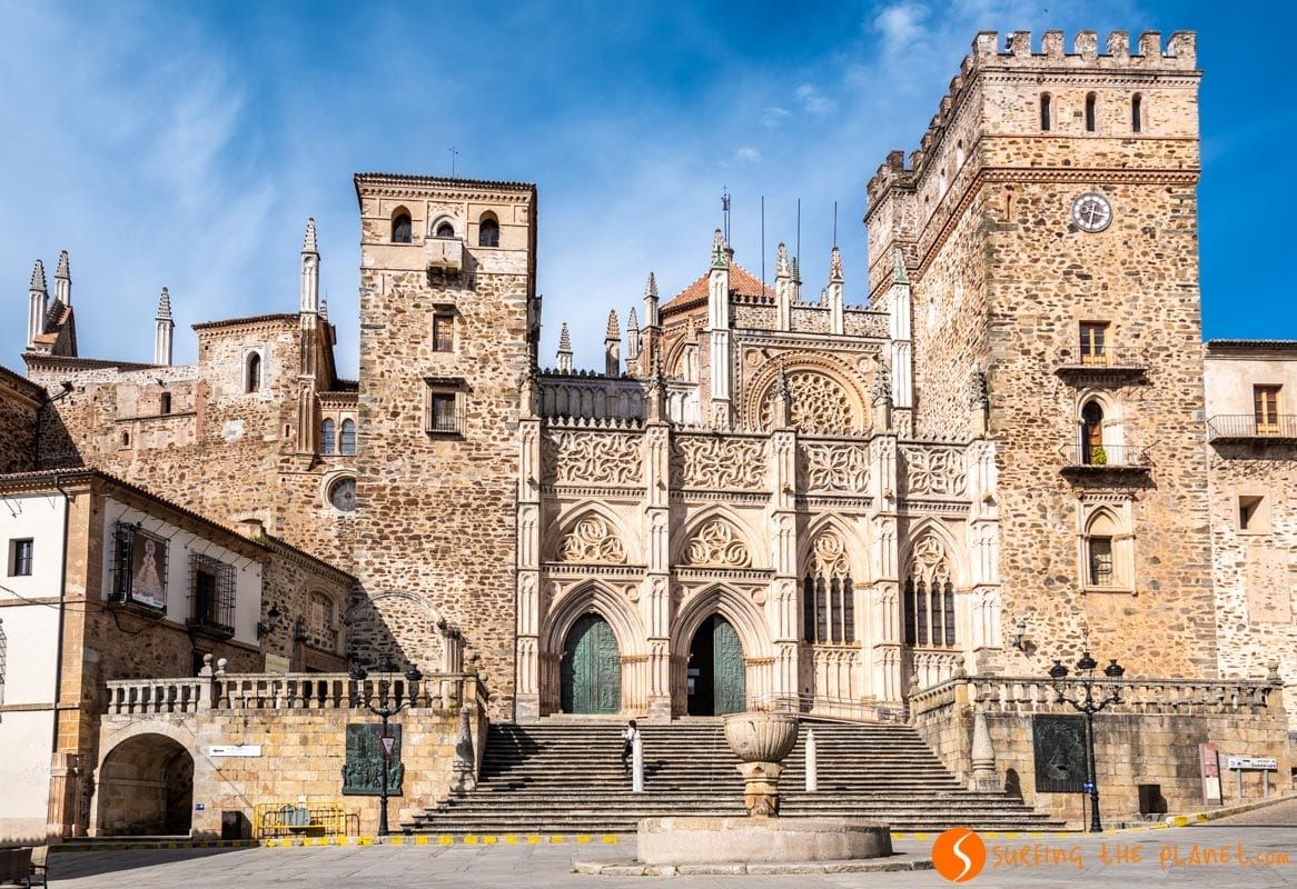 Exterior, Real Monasterio de Nuestra Señora de Guadalupe, Cáceres, Extremadura Exterior, Real Monasterio de Nuestra Señora de Guadalupe, Cáceres, Extremadura