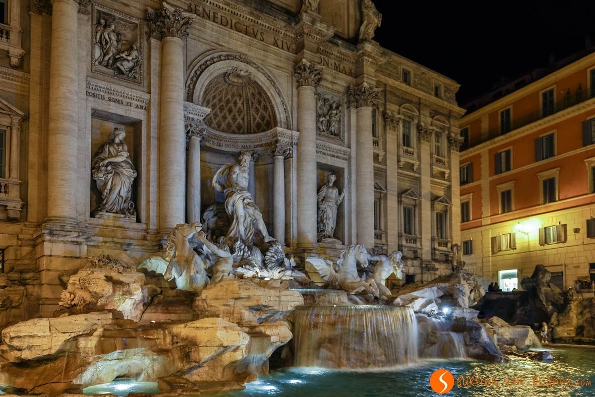 Luces nocturnas, Fuente de Trevi, Roma | Visitas guiadas en Roma Luces nocturnas, Fuente de Trevi, Roma | Visitas guiadas en Roma