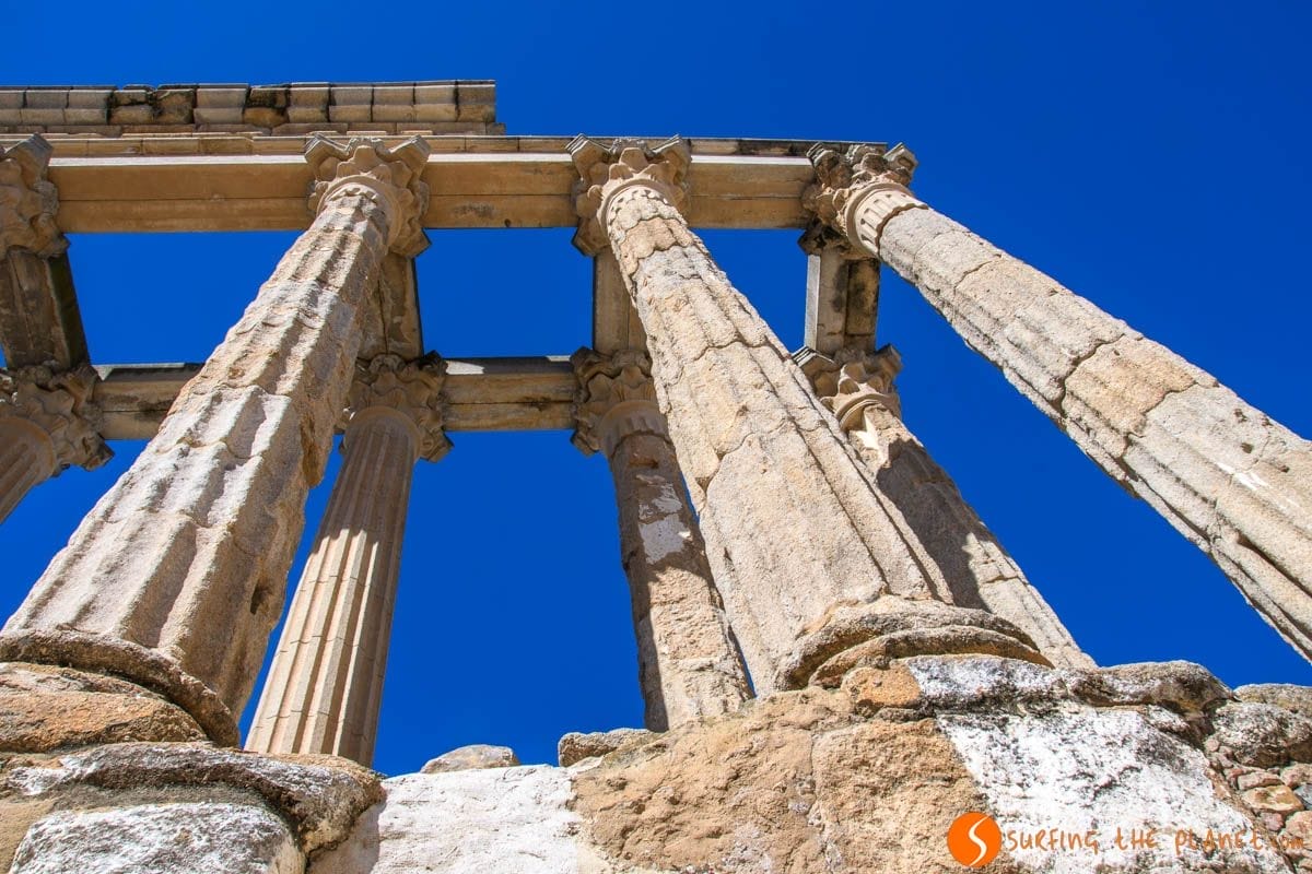 Columnas, Templo de Diana, Mérida, Badajoz, Extremadura | Que visitar en Mérida en 2 días Columnas, Templo de Diana, Mérida, Badajoz, Extremadura | Que visitar en Mérida en 2 días