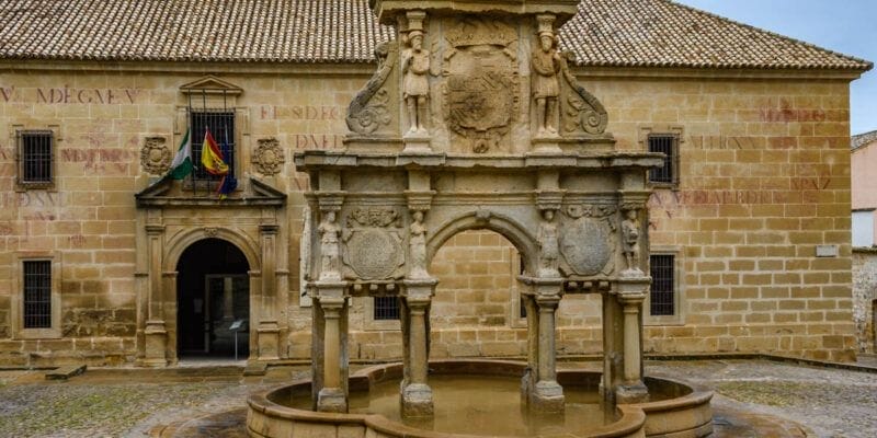 Que ver en Baeza | Fuente de Santa María, Baeza, Jaén, Andalucía
