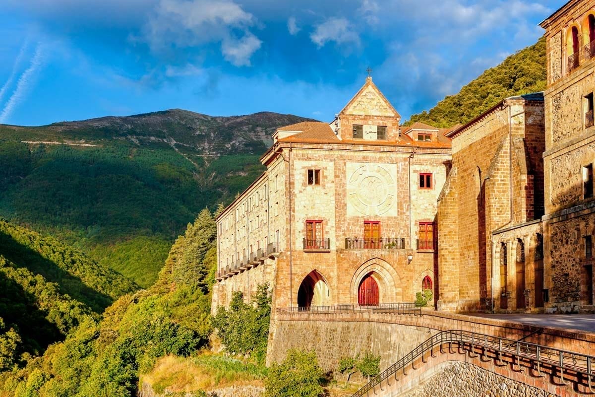 Monasterio de Nuestra Señora de Valvanera, La Rioja | Que visitar en La Rioja Monasterio de Nuestra Señora de Valvanera, La Rioja | Que visitar en La Rioja