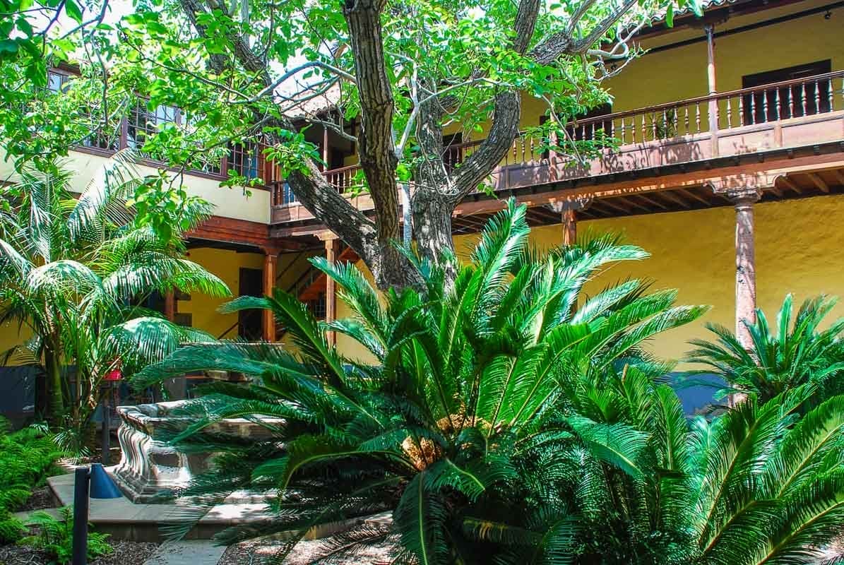 Patio de Casa Alvarado Bracamonte, San Cristóbal de La Laguna, Tenerife, Canarias | Que ver en La Laguna Patio de Casa Alvarado Bracamonte, San Cristóbal de La Laguna, Tenerife, Canarias | Que ver en La Laguna