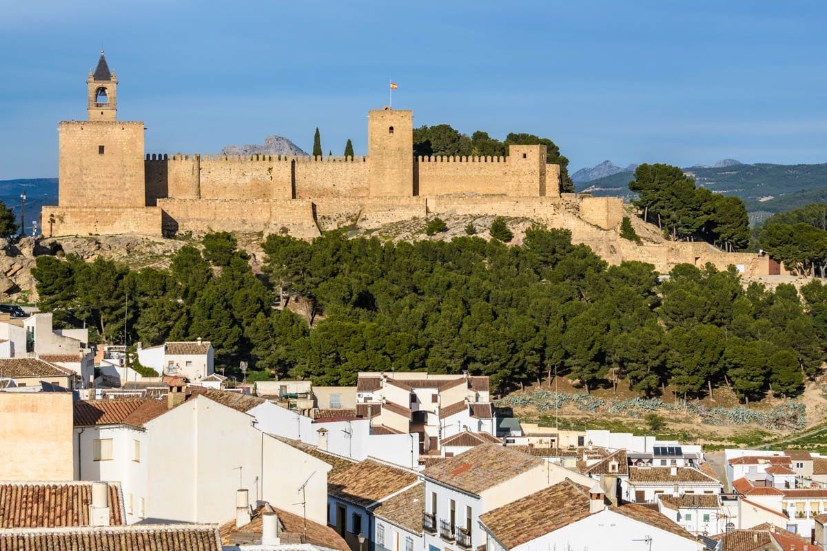 Exterior de la Alcazaba, Antequera, Málaga, Andalucía | Que hacer en Andalucía Exterior de la Alcazaba, Antequera, Málaga, Andalucía | Que hacer en Andalucía