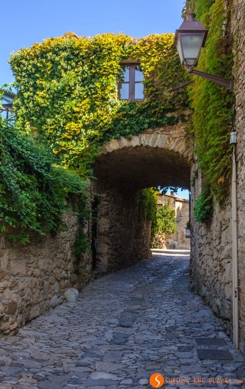 Calle de la Roca, Peratallada, Cataluña | Que ver en Peratallada Calle de la Roca, Peratallada, Cataluña | Que ver en Peratallada