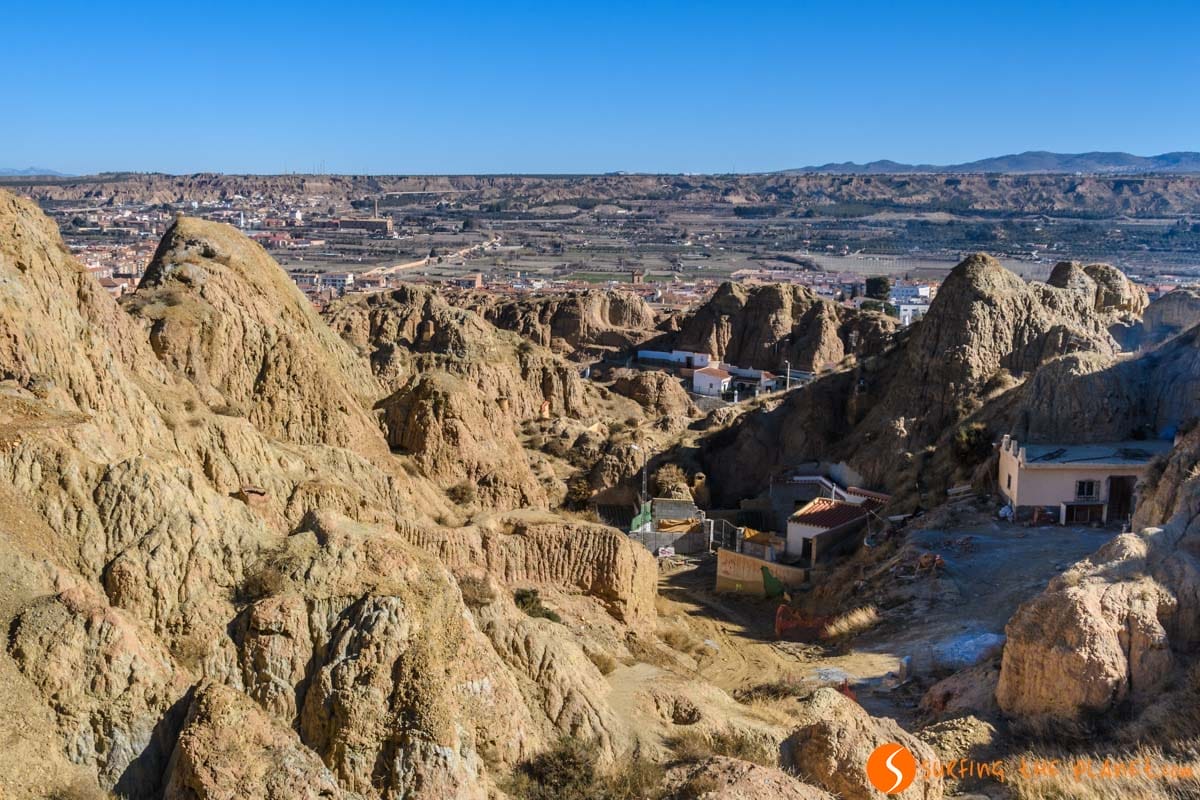 Mirador Cerro de la Bala, Barrio de las Cuevas, Guadix, Granada, Andalucía | Que ver en Guadix Mirador Cerro de la Bala, Barrio de las Cuevas, Guadix, Granada, Andalucía | Que ver en Guadix
