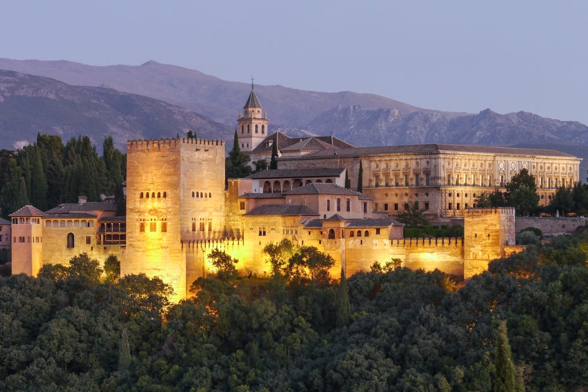 Viste notturne, Alhambra, Granada, Andalusia | Cosa vedere all'Alhambra e come visitarla Viste notturne, Alhambra, Granada, Andalusia | Cosa vedere all'Alhambra e come visitarla