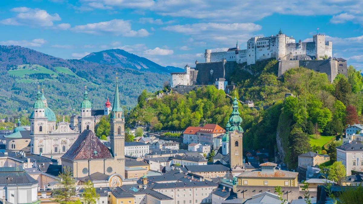 Vista della Fortezza di Hohensalzburg, Escursione da Vienna | Cosa vedere a Vienna in 3 giorni Vista della Fortezza di Hohensalzburg, Escursione da Vienna | Cosa vedere a Vienna in 3 giorni