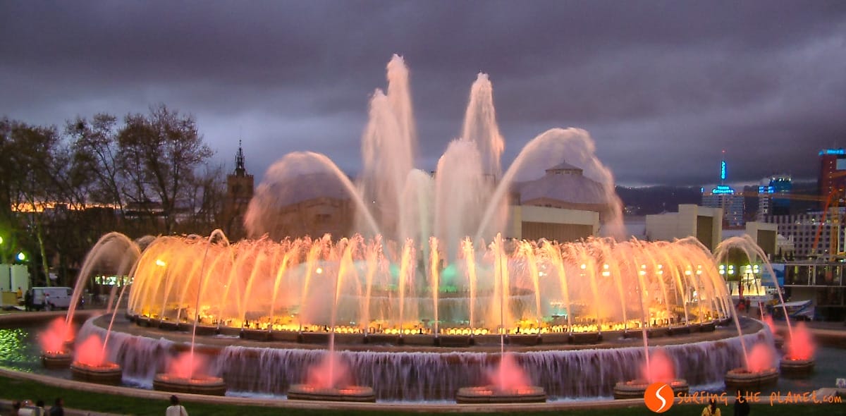 Fuente Mágica de Plaza España, Barcelona | Que visitar en Barcelona en 4 días Fuente Mágica de Plaza España, Barcelona | Que visitar en Barcelona en 4 días