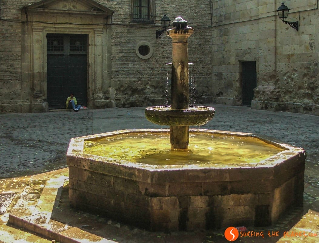 Plaza de San Felip Neri, Barcelona, Cataluña | Que visitar en Barcelona en 2 días Plaza de San Felip Neri, Barcelona, Cataluña | Que visitar en Barcelona en 2 días