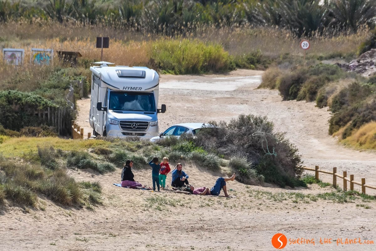 Carretera de tierra, Cabo de Gata, Almería, Andalucía | Conducir por el Cabo de Gata Carretera de tierra, Cabo de Gata, Almería, Andalucía | Conducir por el Cabo de Gata