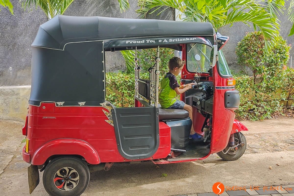 Viajar en tuk-tuk, Sri Lanka