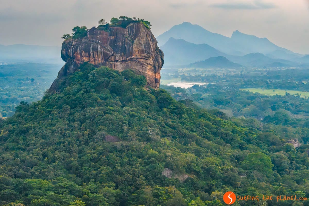 Vistas de Lion's Rock desde Pidurangala Rock, Sigiriya, Sri Lanka