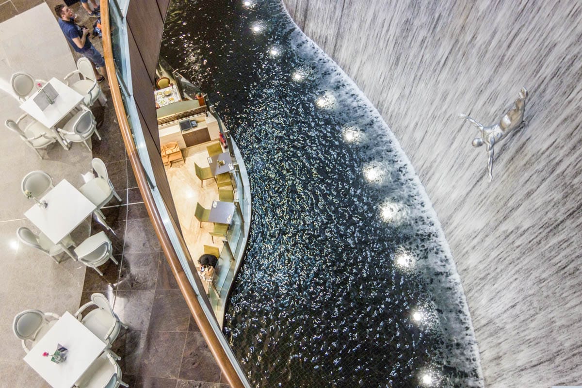 Cascad en el interior, Dubai Mall | Que ver en Dubai en 2 días Cascad en el interior, Dubai Mall | Que ver en Dubai en 2 días
