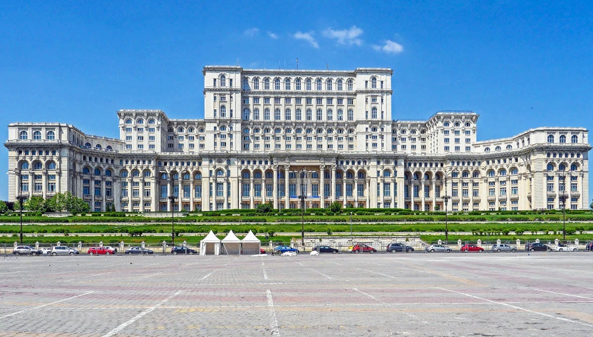Palacio del Parlamento, Bucarest | Que ver en Bucarest en 2 días Palacio del Parlamento, Bucarest | Que ver en Bucarest en 2 días